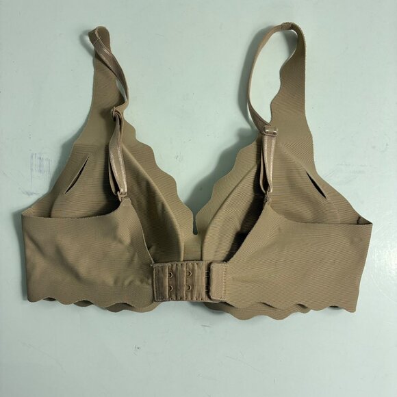 b.tempt’d by Wacoal B’Wow’d Convertible T-Shirt Bra Beige Sz XS Clean Girl Minim - Picture 4 of 7